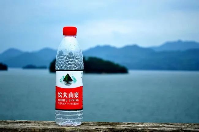 农夫山泉、元气森林纷纷入局，纯净水成“兵家必争”？