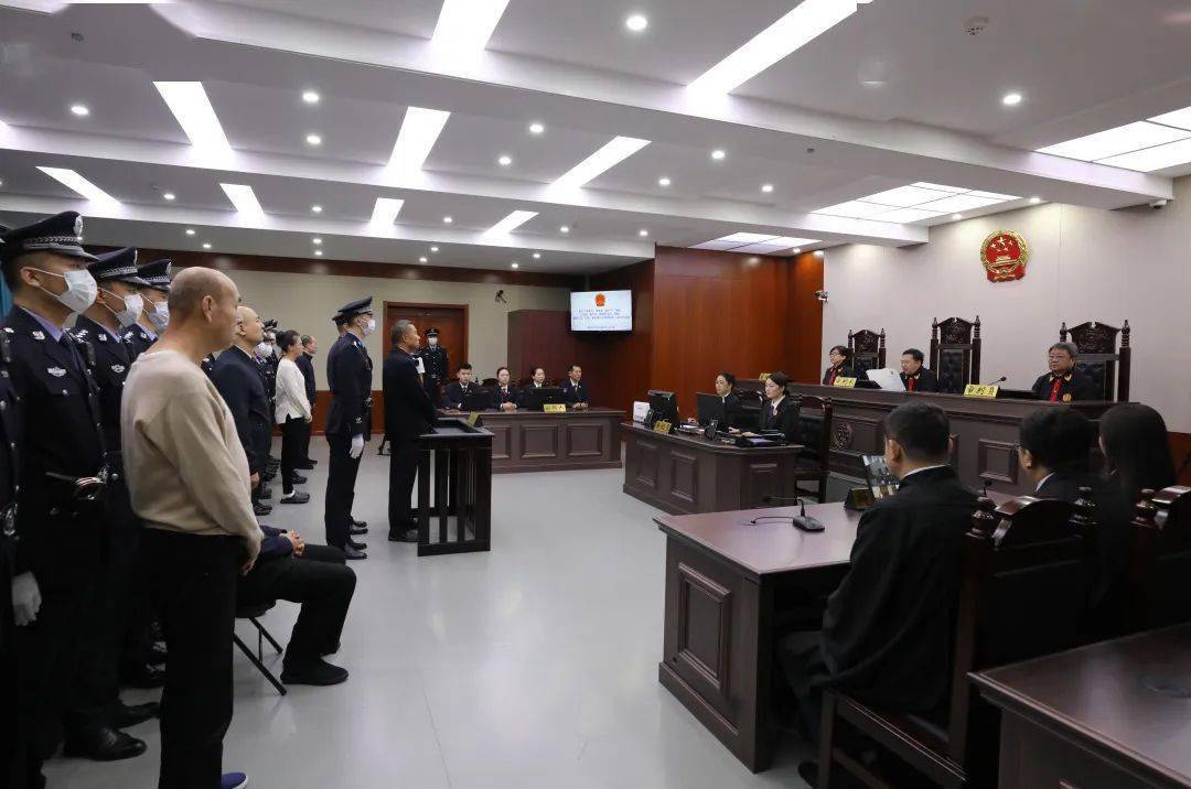 上实集团原总裁周军一审被控伙同他人贪污超1.5亿