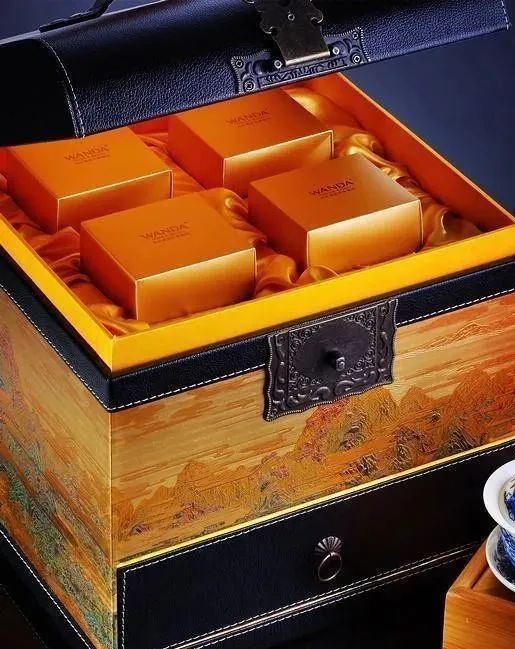 今年月饼市场持平或略有下降，天价礼盒消失百元平价礼盒增多