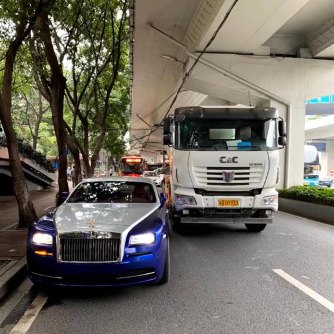 “天价”豪车如何定损，价格是否特别贵？