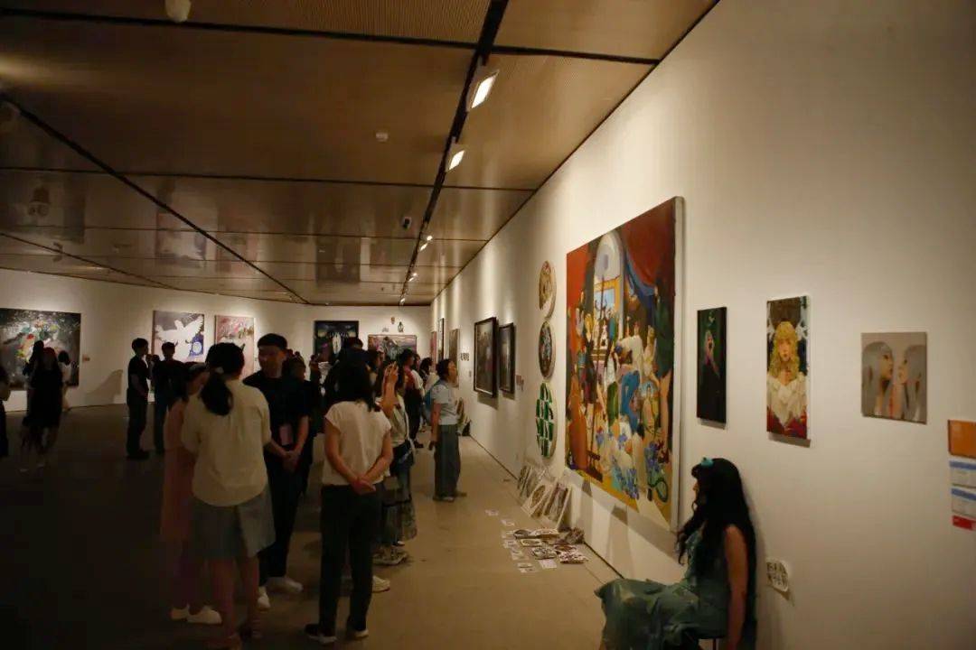 人保伴您前行,拥有“如意行”驾乘险，出行更顺畅！_2024油画行业市场未来发展趋势及前景预测