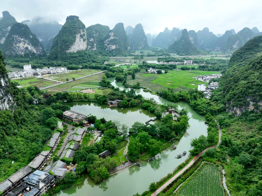 人保财险政银保 ,拥有“如意行”驾乘险，出行更顺畅！_2024影视旅游行业市场发展现状及供需格局分析