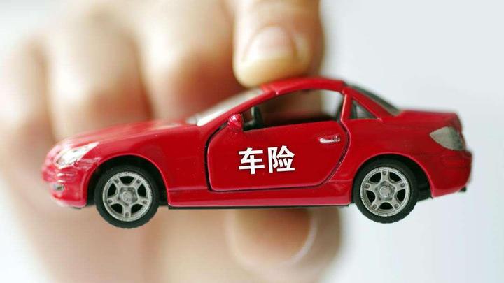 车主保费高、险企承保亏——新能源车险两难局面如何破解?