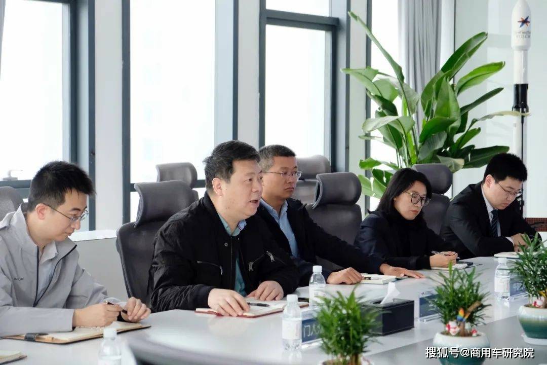 2025年车联网行业发展趋势及产业链结构_人保服务 ,人保有温度