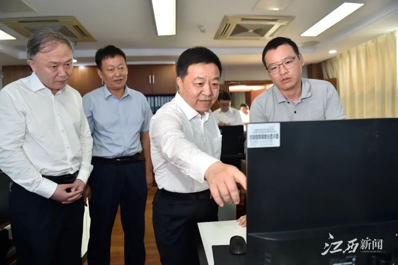 人保服务 ,拥有“如意行”驾乘险，出行更顺畅！_2025年金融租赁行业现状分析及未来发展研究