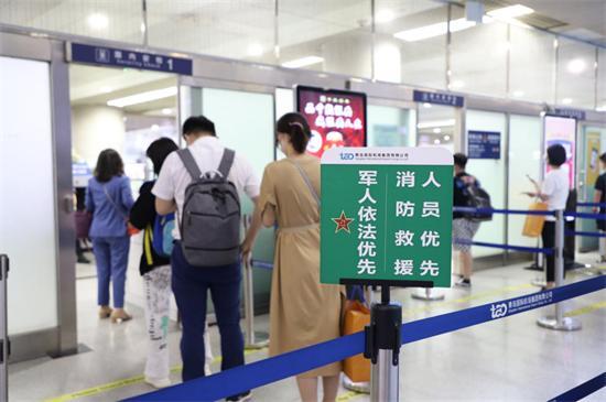 人保服务 ,拥有“如意行”驾乘险，出行更顺畅！_2025年羽绒服行业现状与发展趋势分析