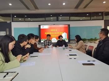 人保财险政银保 ,拥有“如意行”驾乘险，出行更顺畅！_2025纺织服装行业发展现状及进出口市场分析