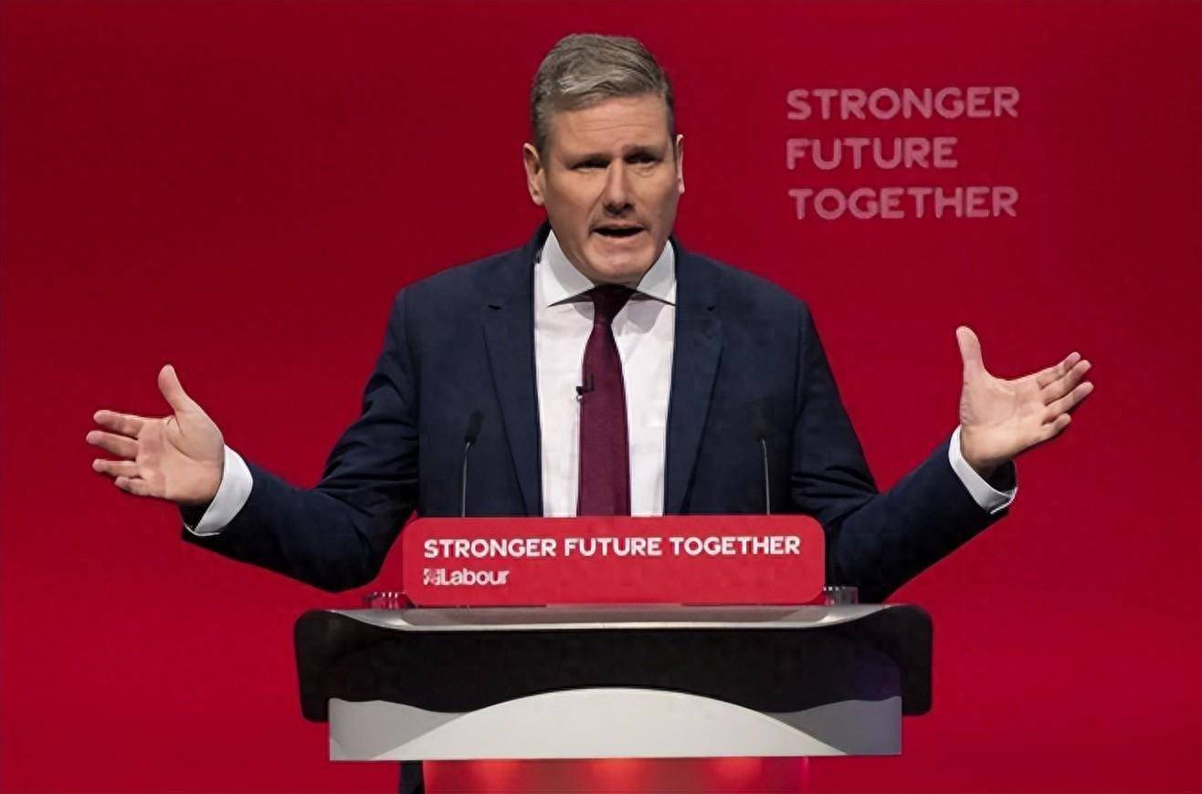 英国首相斯塔默公布人工智能行动计划
