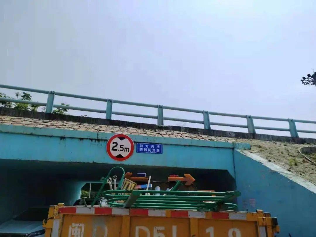 人保服务,拥有“如意行”驾乘险,出行更顺畅!_2024年美术行业发展现状、竞争格局及未来发展趋势与前景分析