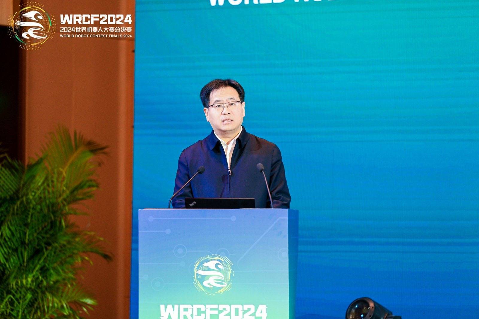 我国工业机器人装机量全球过半！政协会议发言人提到春晚机器人
