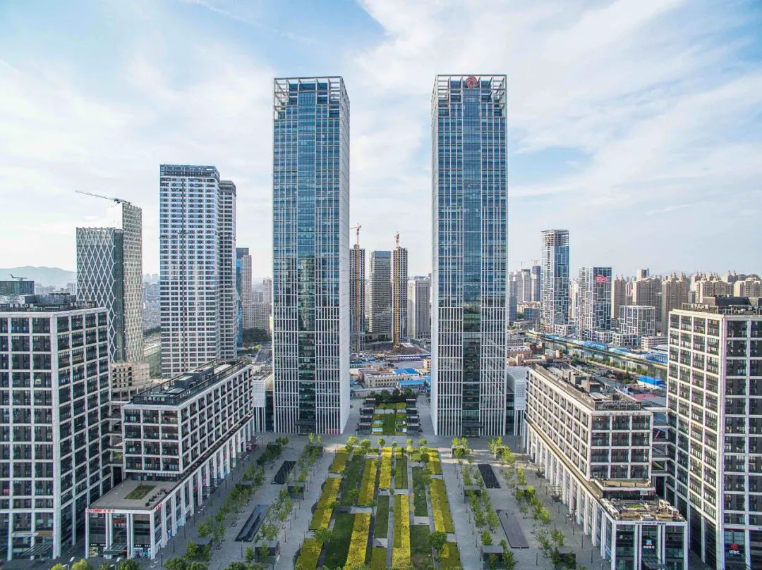 长期资金“跑步”入市， 银行股成险资权益资产“压舱石”