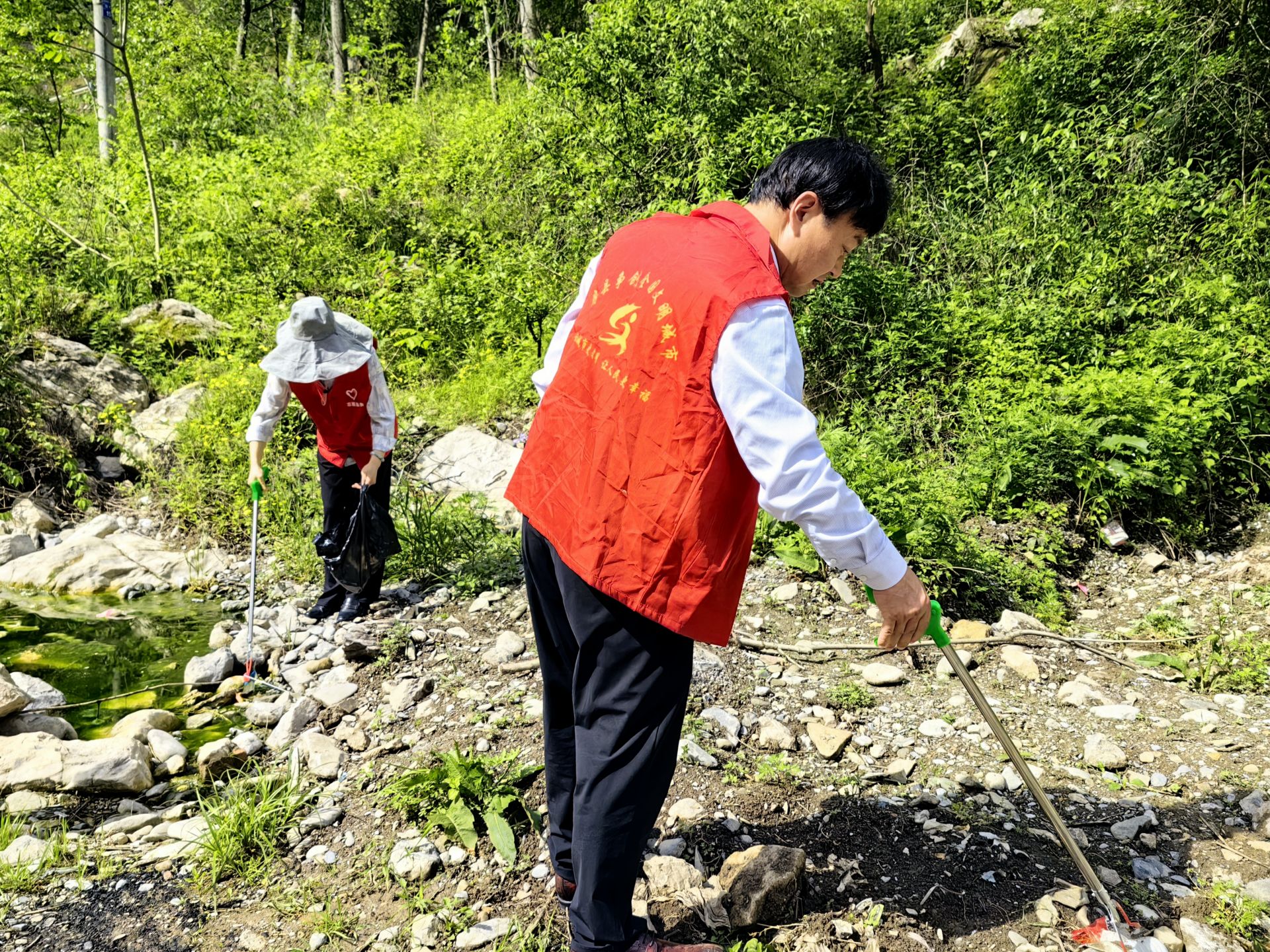 人保服务 ,人保车险_生态旅游的“绿色革命”：从“游山玩水”到“护山守水”