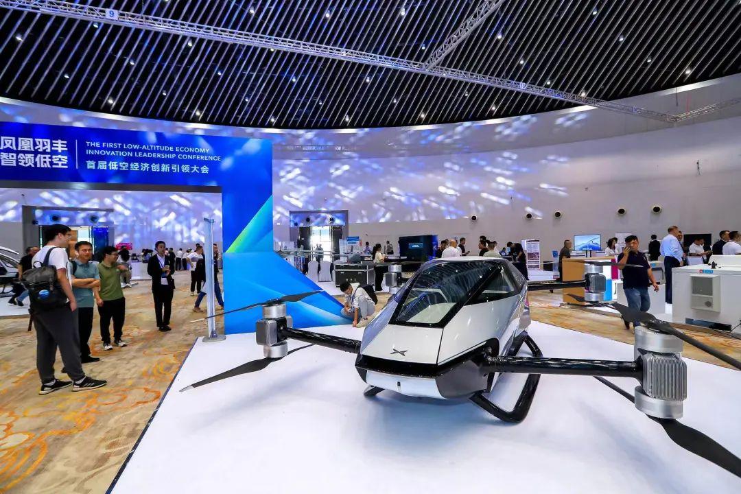 两会闻风丨低空经济如何安全健康发展？代表委员聚焦空域改革与监管