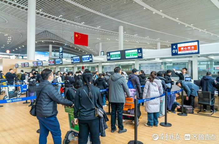 拥有“如意行”驾乘险，出行更顺畅！,人保有温度_汽车软件市场竞争格局：头部企业生态卡位，本土厂商加速突围