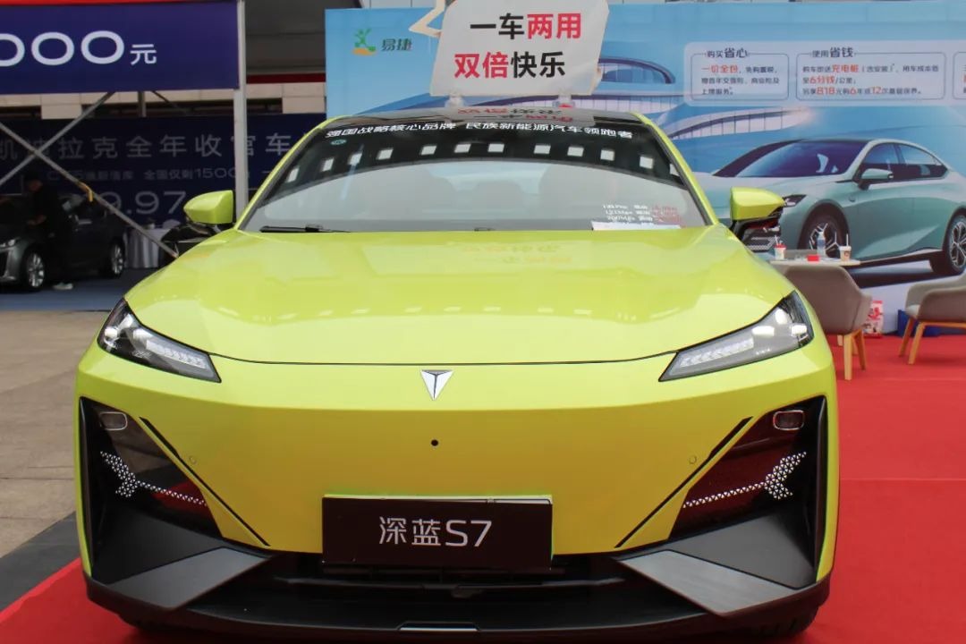 2025中国中央变频空调行业:挑战与机遇_人保车险 品牌优势——快速了解燃油汽车车险,人保服务