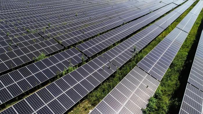 人保服务 ,人保护你周全_2025年光伏材料行业投资战略研究,结构性过剩与技术短缺并存