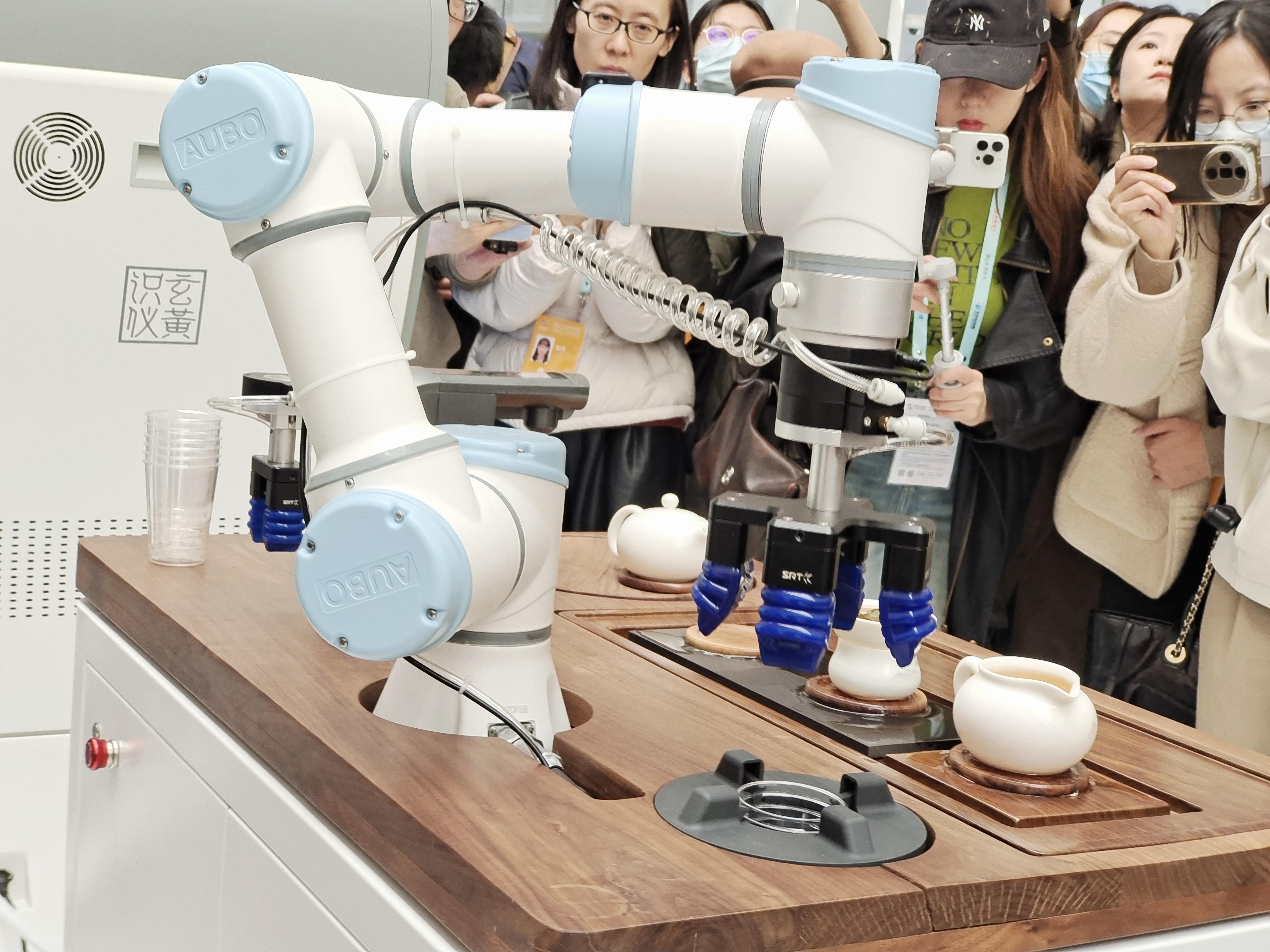 人保车险,拥有“如意行”驾乘险，出行更顺畅！_2025软体机器人行业市场深度调研与供需评估分析