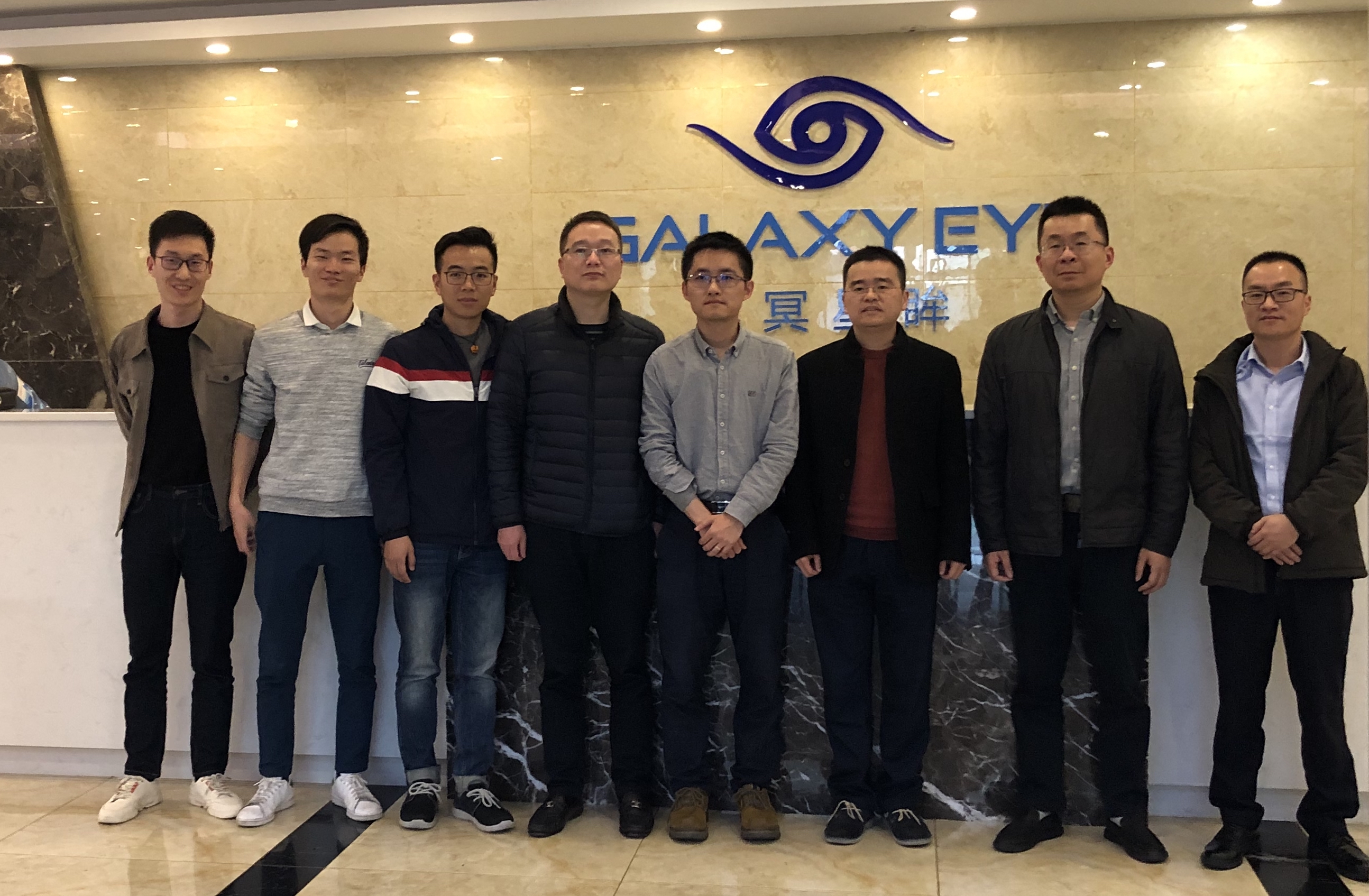 2025年医疗服务行业全景调研及发展趋势预测_人保财险政银保 ,人保伴您前行