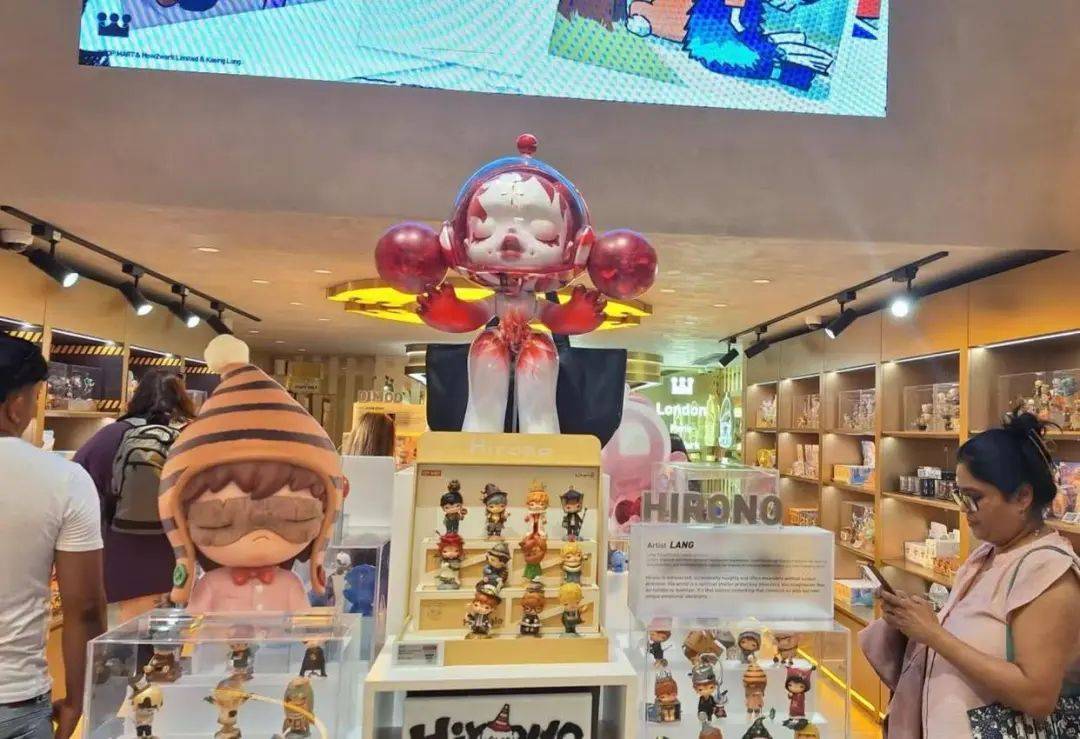 身家208亿美元！泡泡玛特创始人王宁成河南新首富，Labubu热销推涨股价