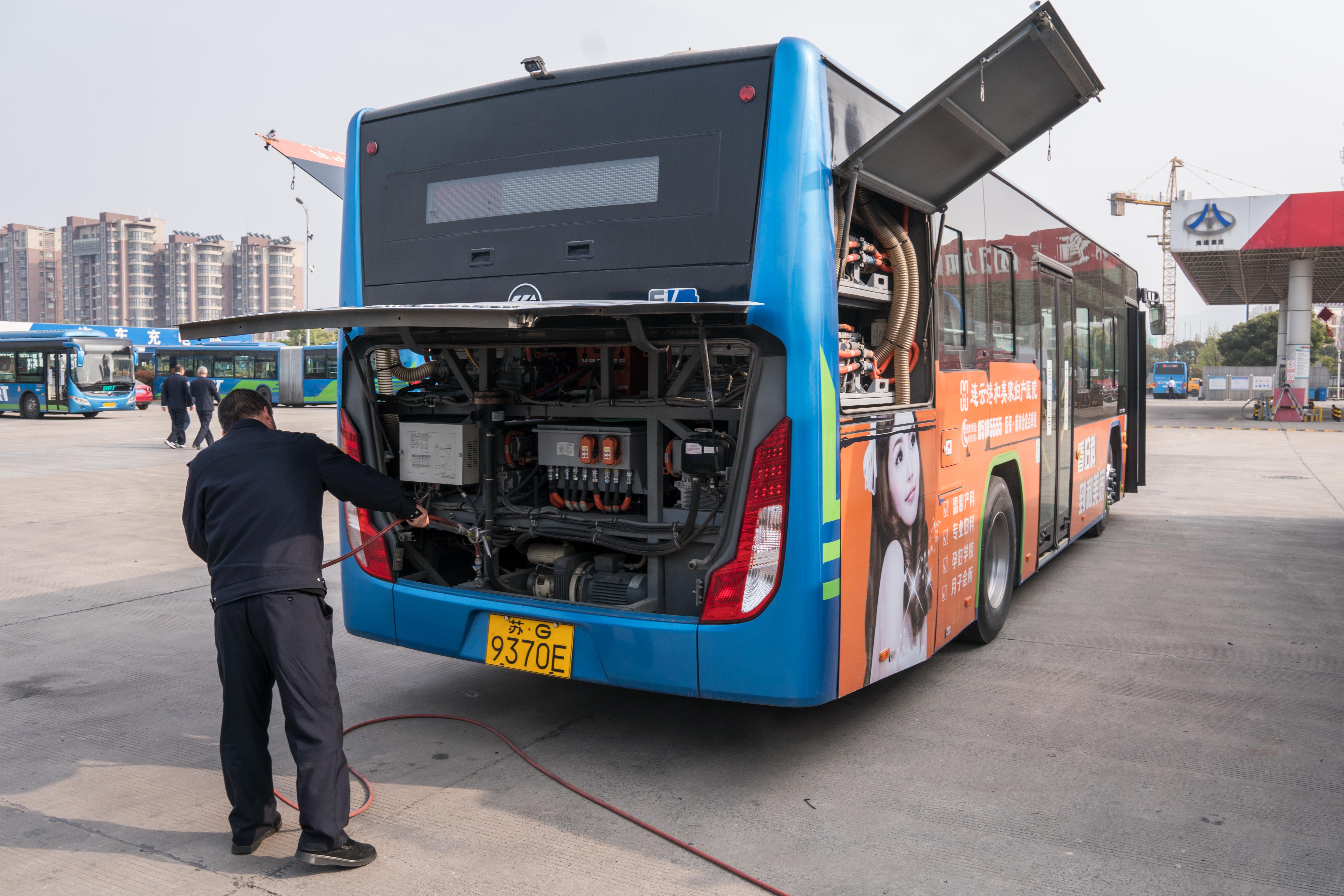 人保财险 ,拥有“如意行”驾乘险,出行更顺畅!_中国婴儿护肤品:2025行业将涌现更多“小而美”的细分赛道