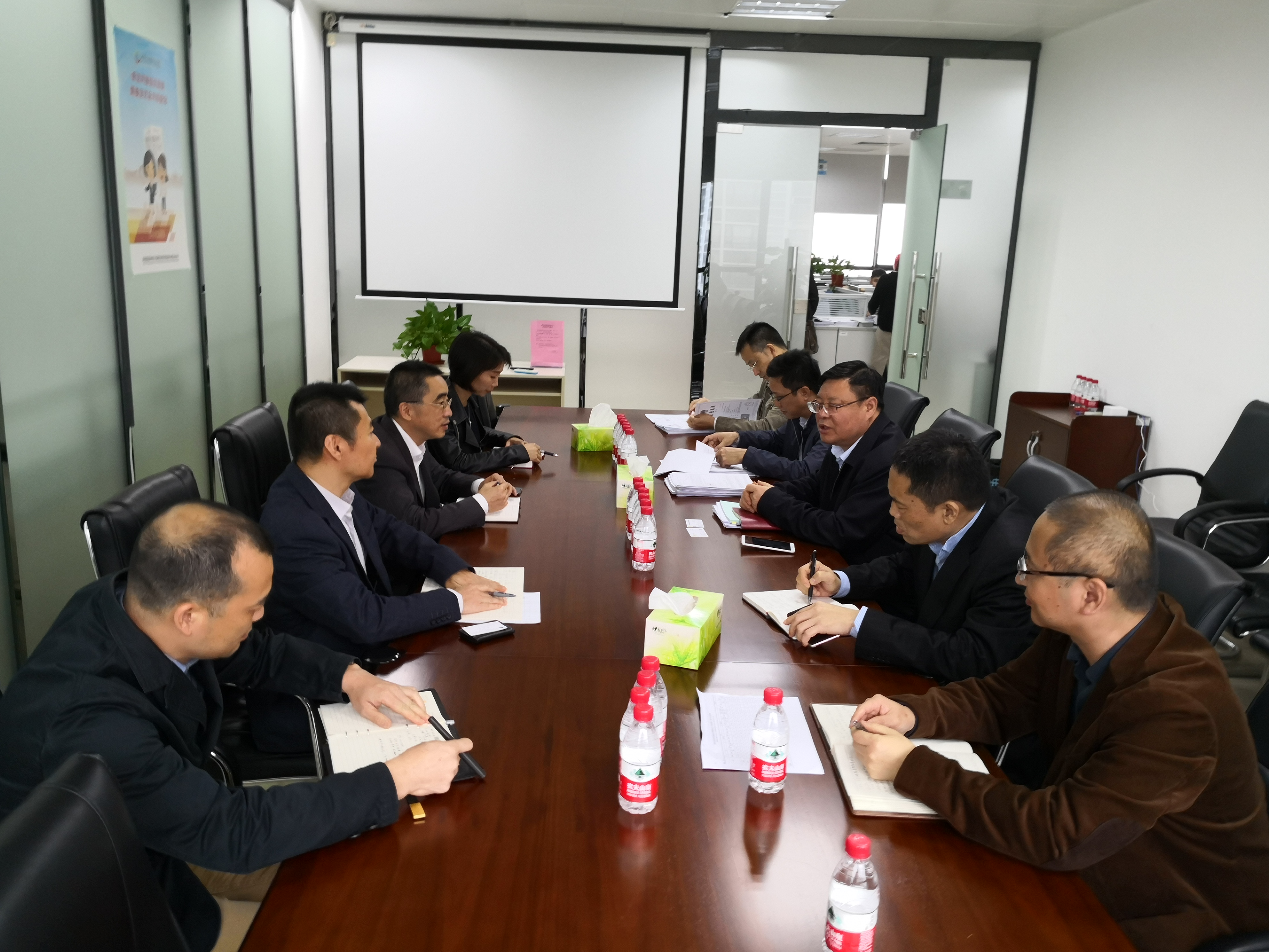 贵州金融监管局原局长李华涛一审获刑十年九个月