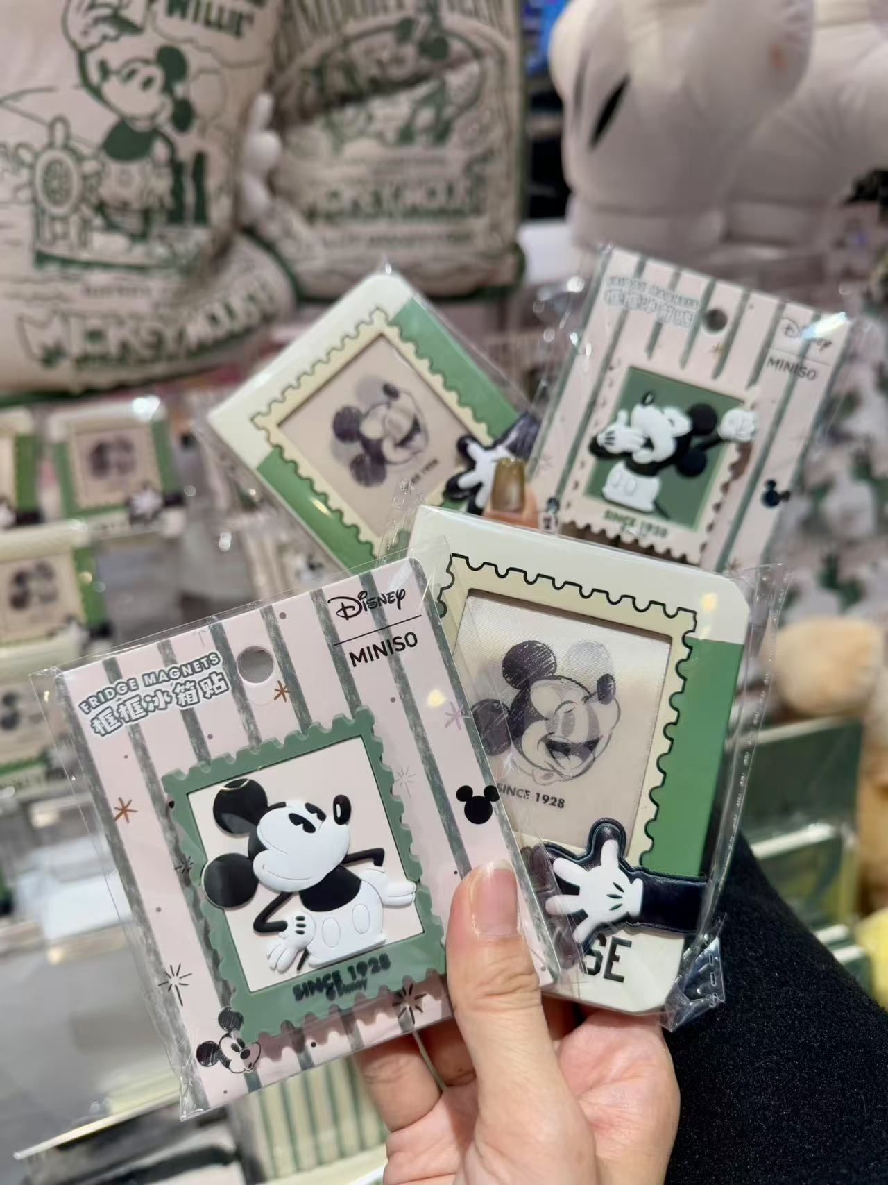 泡泡玛特泰国新店陷“撞脸”名创优品？双方回应来了
