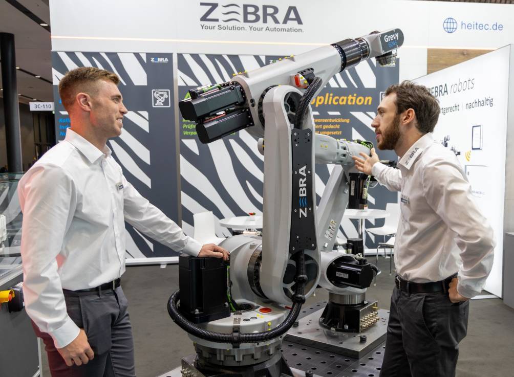 2025电子包装产业:当摩尔定律遇上包装革命_保险有温度,人保护你周全