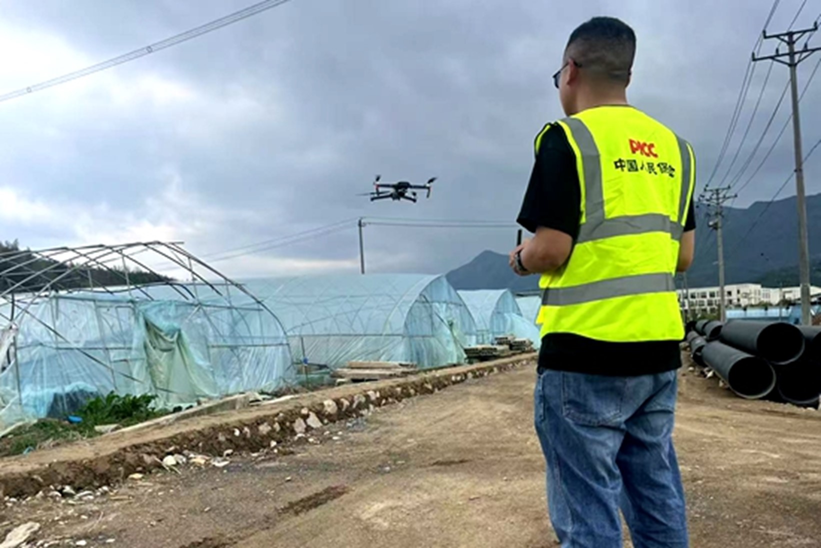 2025年中国银发经济行业:县域市场崛起,新增长极显现_人保财险 ,人保有温度