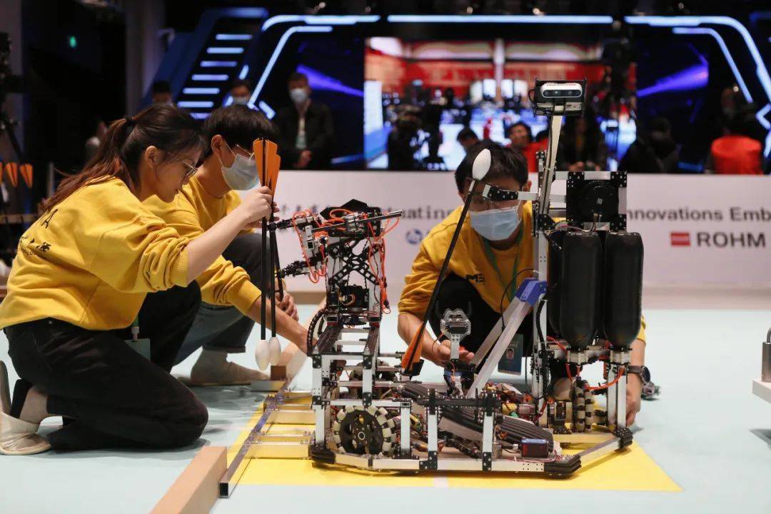 参赛队谈机器人运动会：检验自身、学习交流、共同进步