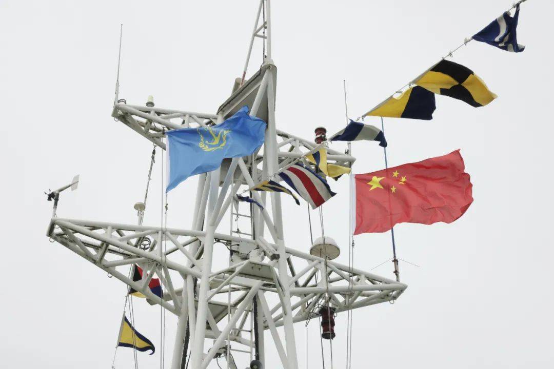 海南海事局启动Ⅰ级响应全力防御台风“剑鱼”