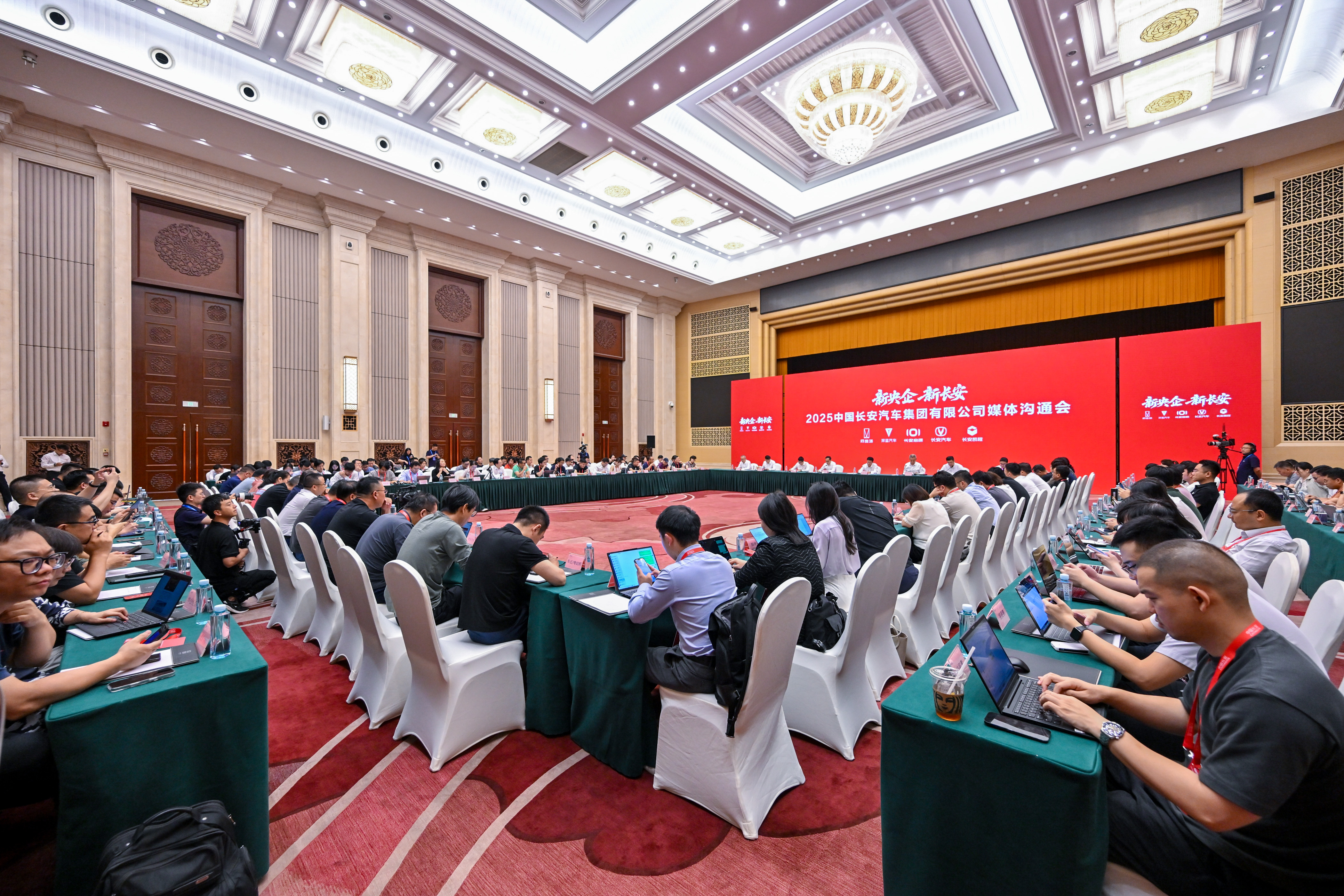 2025-2030低空物流行业：政策破局与技术赋能下的万亿市场蓝图_人保车险   品牌优势——快速了解燃油汽车车险,人保服务