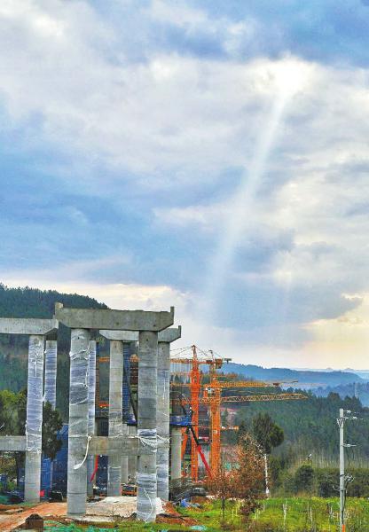 镇广高速公路永安特长隧道全幅贯通