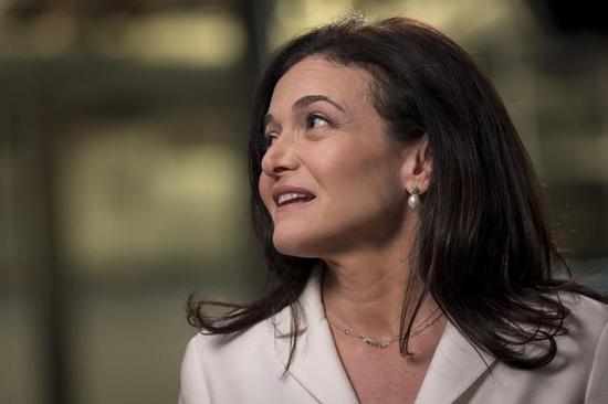 美卫生部长肯尼迪出席国会听证会回应争议问题