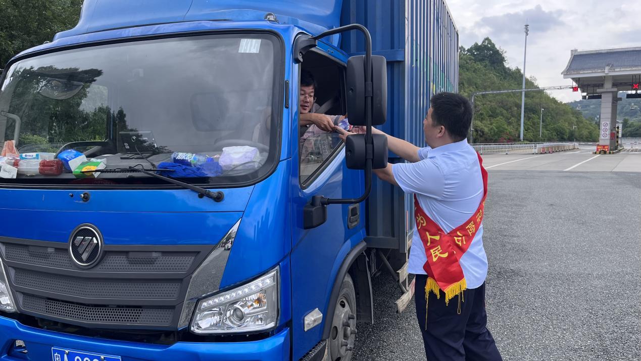 人保车险   品牌优势——快速了解燃油汽车车险,人保财险 _医保控费下，智慧医疗行业的“降本增效”路径在哪?