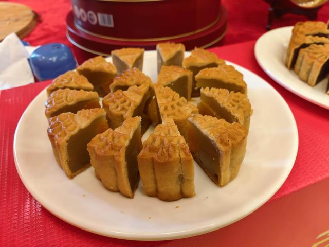 “中国月饼名城”广东茂名：月饼“变身”四季常伴