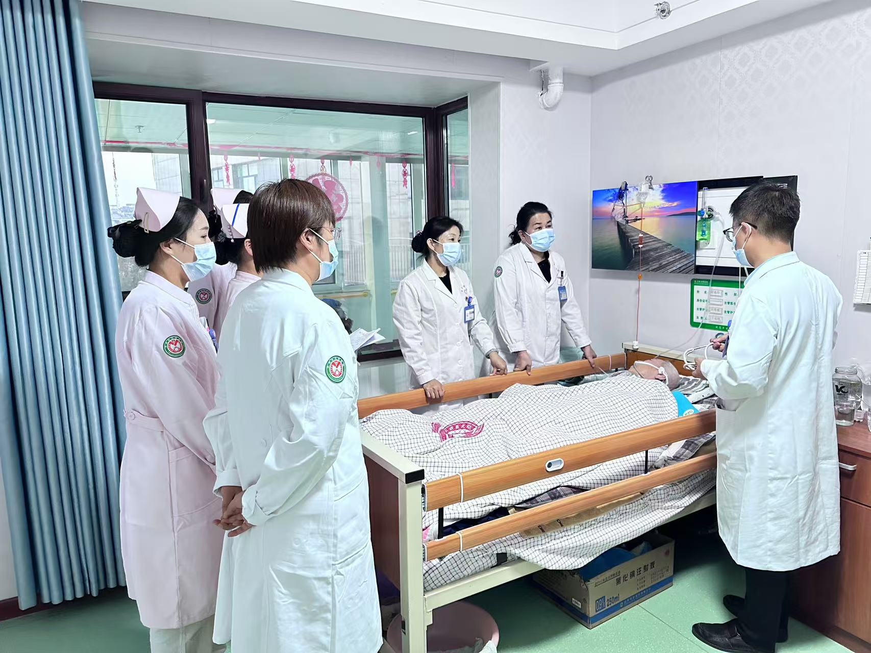 保险有温度,人保有温度_保健行业黄金十年：老年保健产品、康复服务与医养结合投资图谱