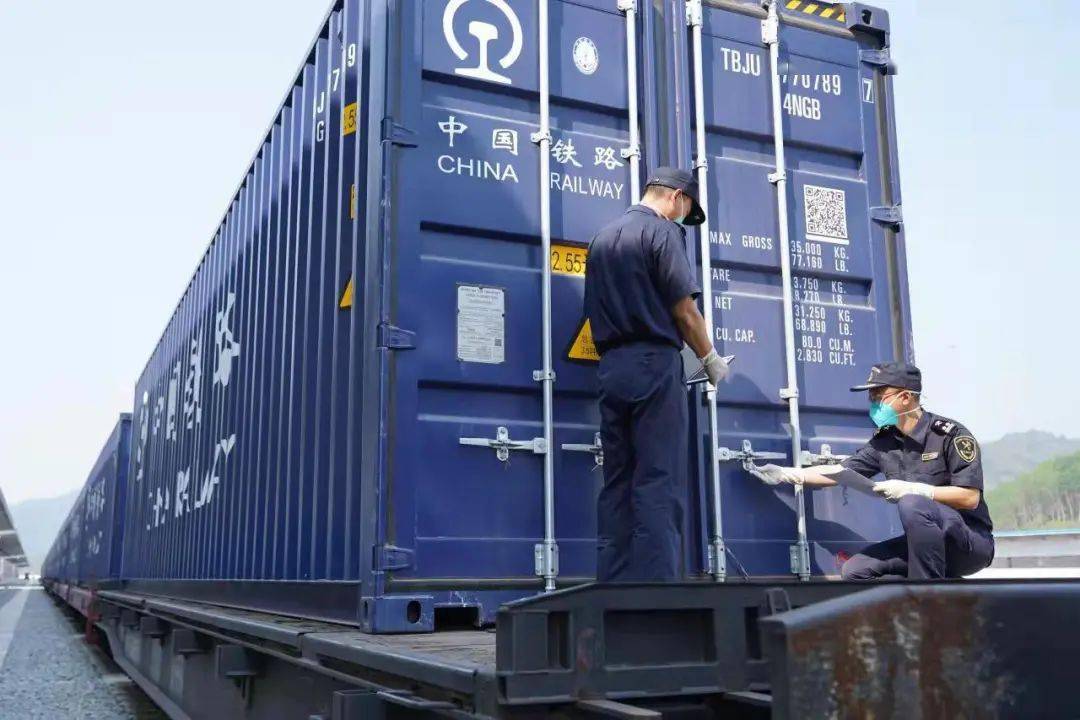 中老铁路开行货物列车突破6万列 货运量超6760万吨