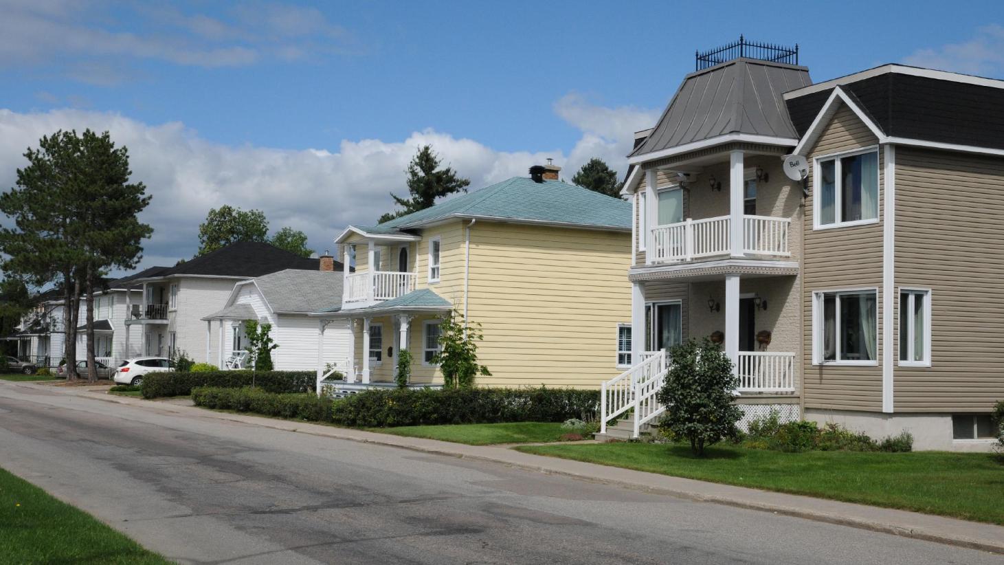 2025年民宿行业发展趋势预测及产业投资报告_人保车险,人保有温度