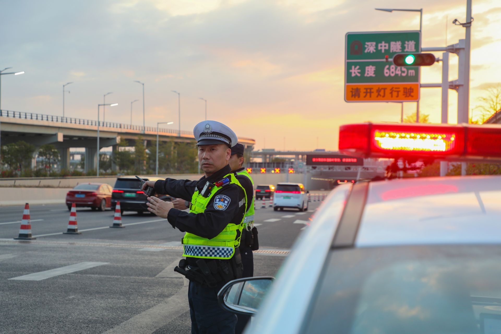人保服务,拥有“如意行”驾乘险，出行更顺畅！_2025年教育平板行业发展前景预测及投资战略研究