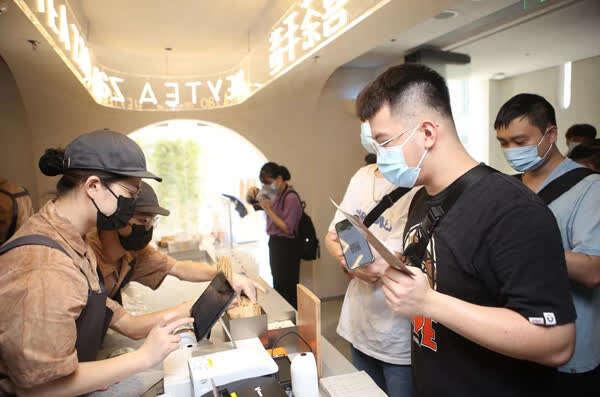 假日消费观察：首发经济为杭州商圈注入新活力