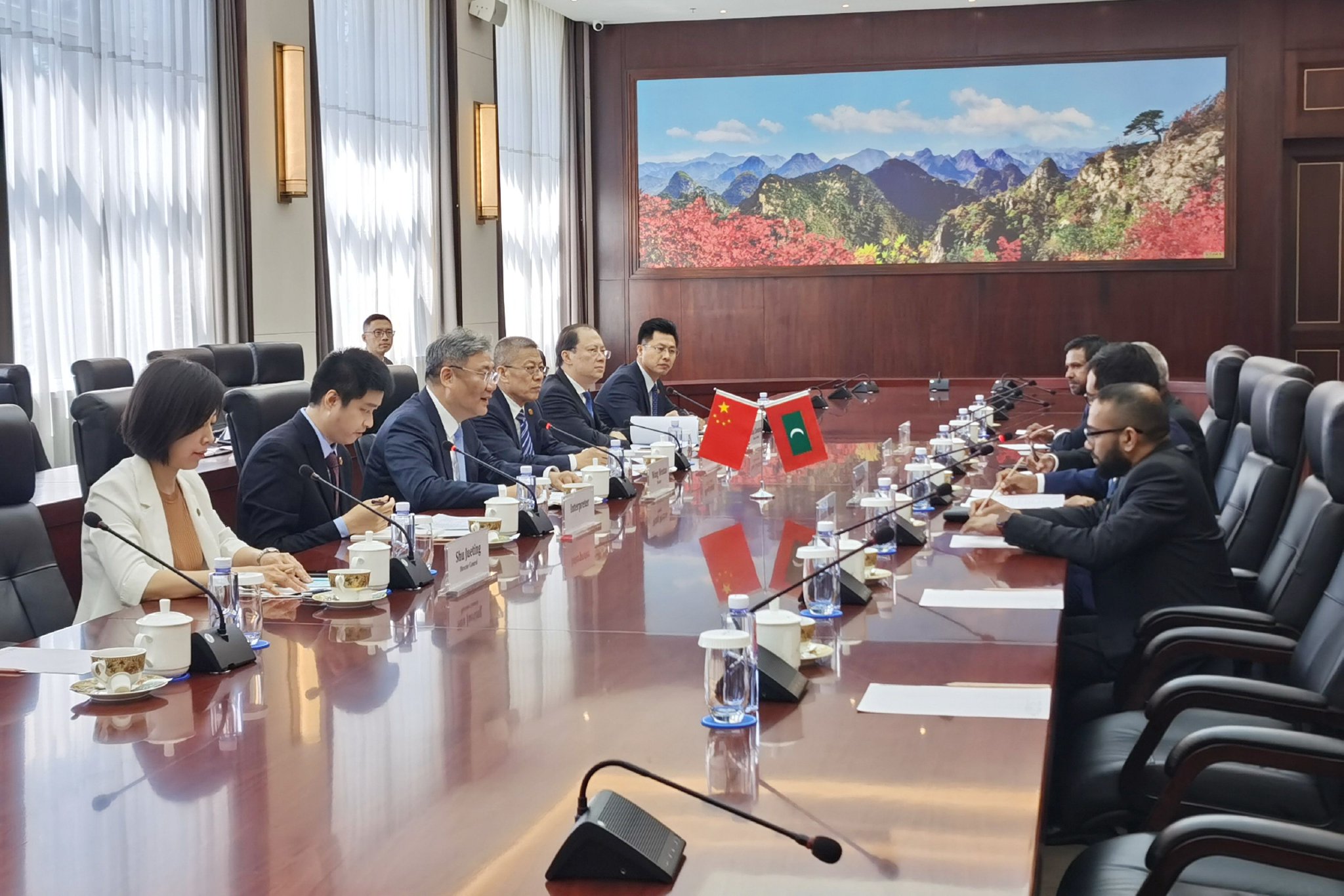 王文涛会见苹果公司首席执行官库克