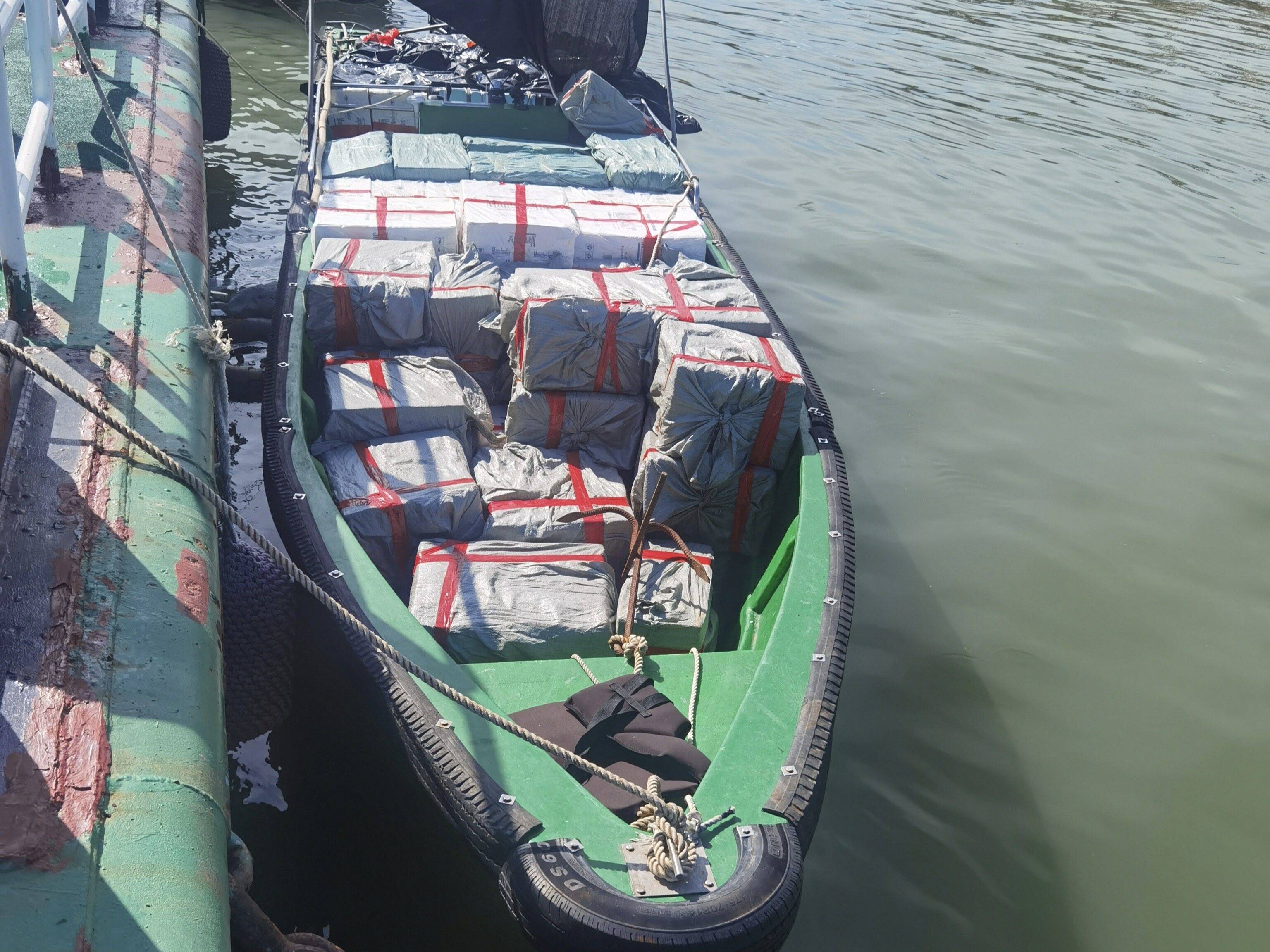 福建漳州海警连续查获2起走私案件