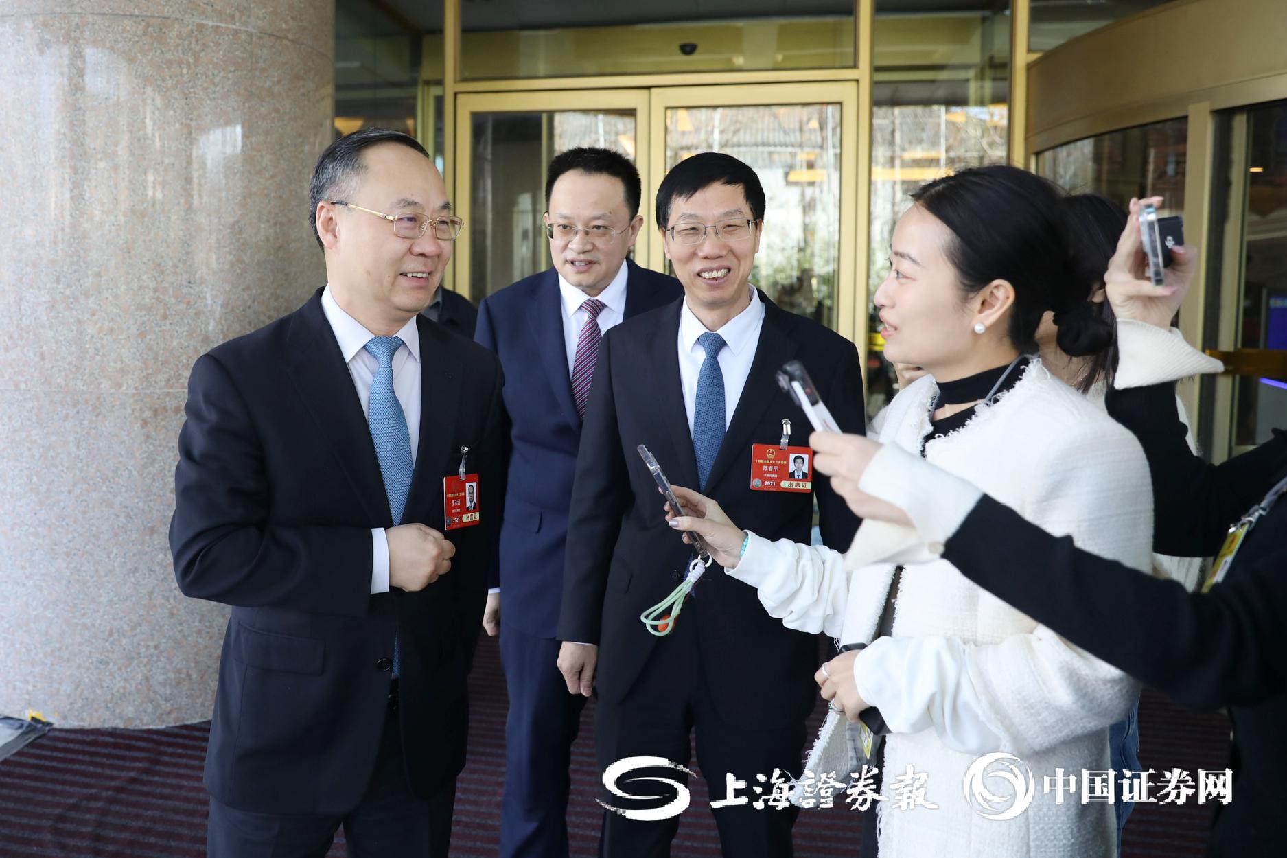 金融监管总局李云泽:稳妥有序推进中小金融机构兼并重组、减量提质