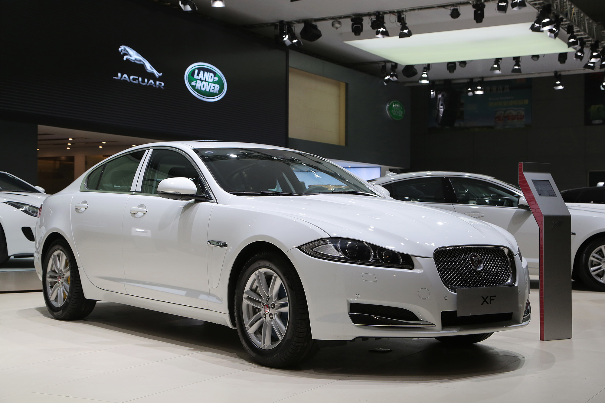 网络攻击致捷豹路虎停产 英国9月汽车产量跌至73年最低