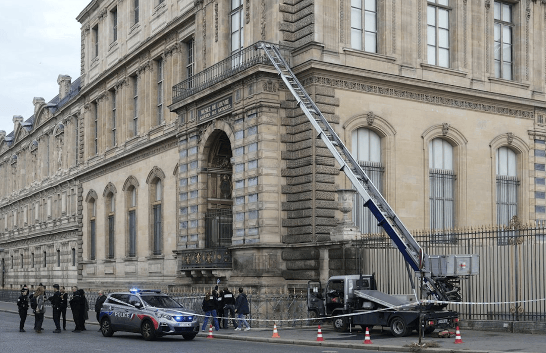 法国卢浮宫盗窃案再有五名涉案嫌犯被捕