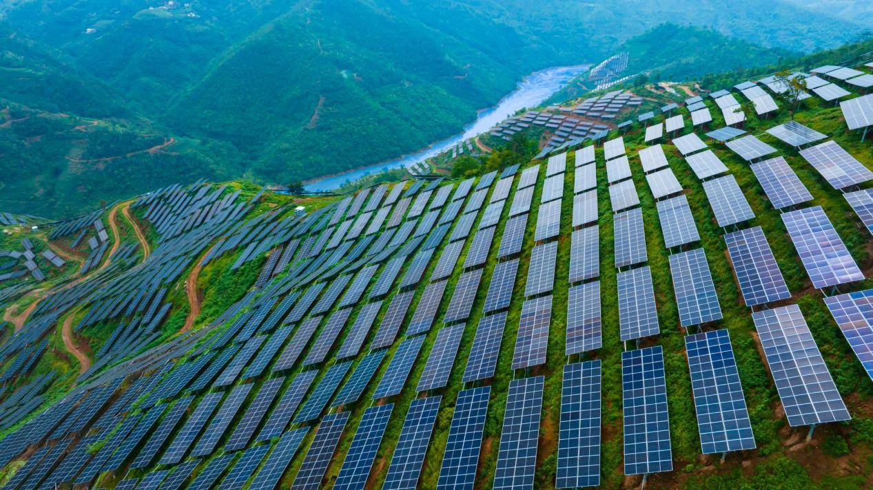 国家能源局:未来10年中国需每年新增2亿千瓦左右风光装机