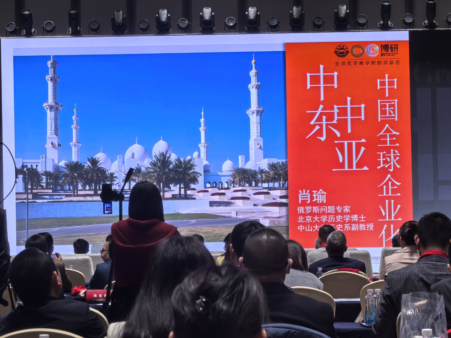 (第八届进博会)华侨华人与进博共成长:从“单向引进”到“双向奔赴”