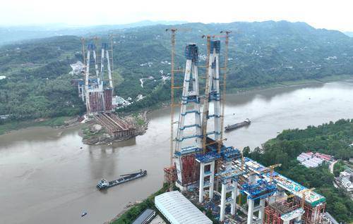 成渝中线高铁沱江特大桥全桥合龙