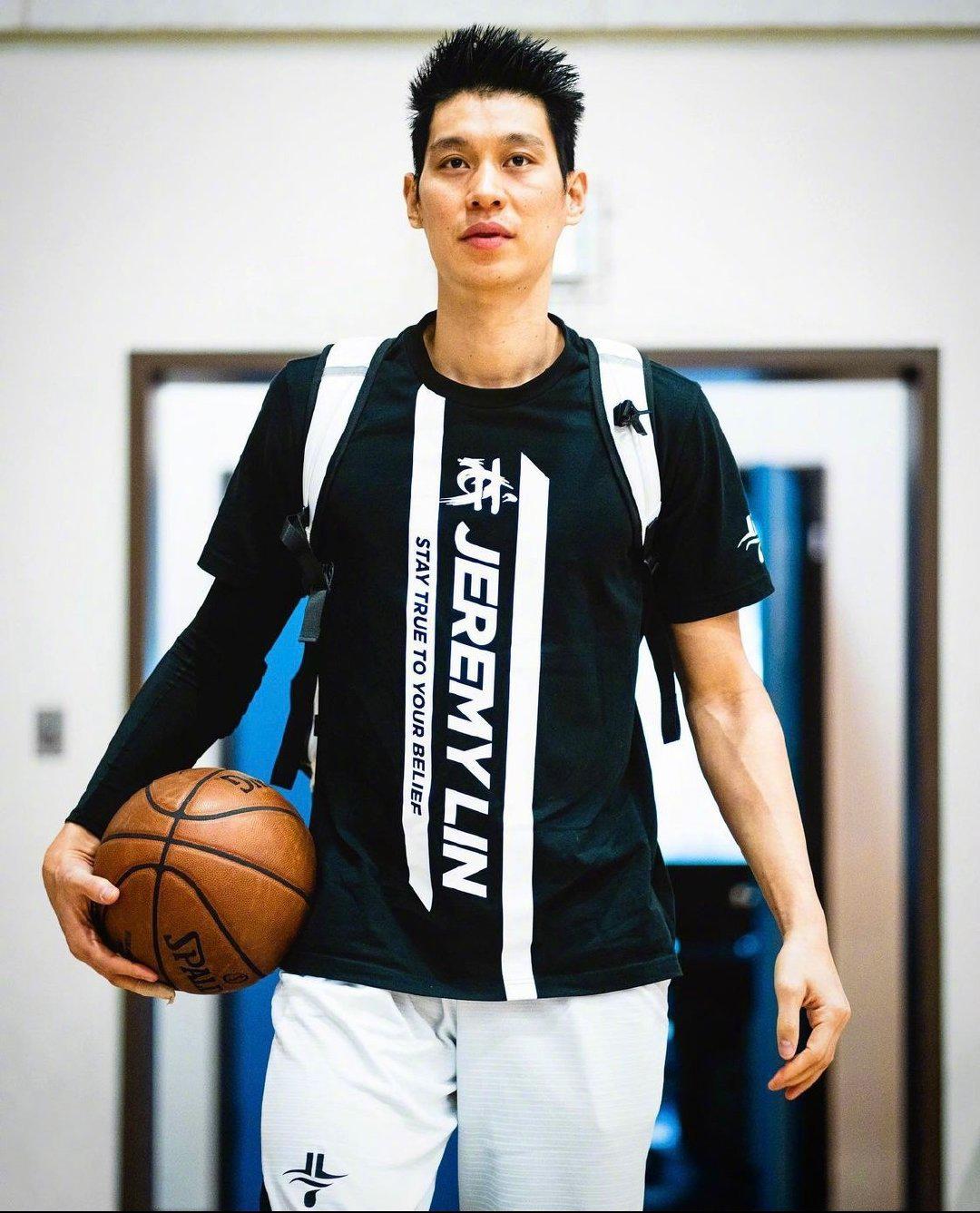 （粤港澳全运会）综合消息：田径项目开赛 张展硕再破纪录夺金