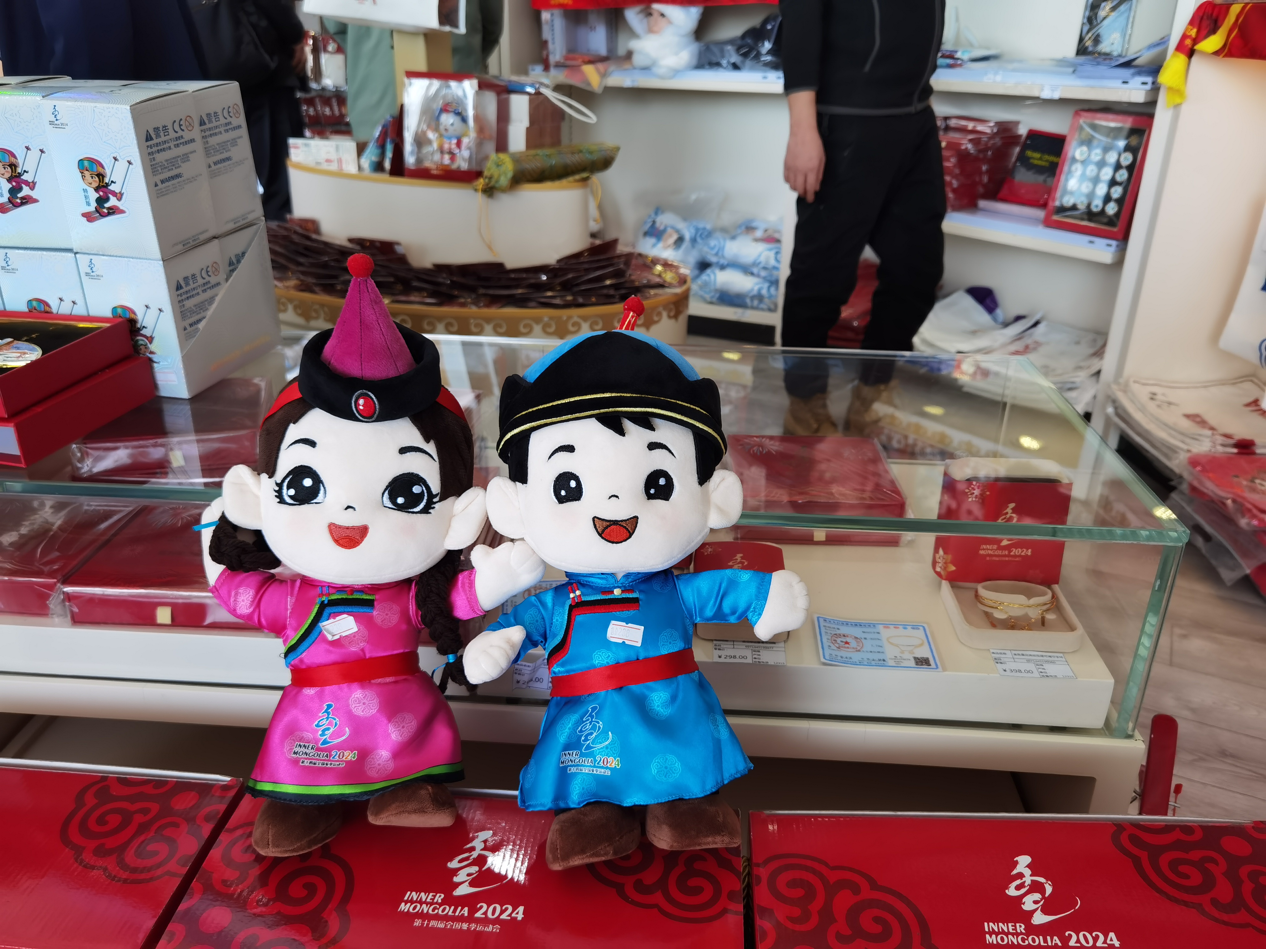 郑州马拉松市集开市 文博文创产品圈粉跑友